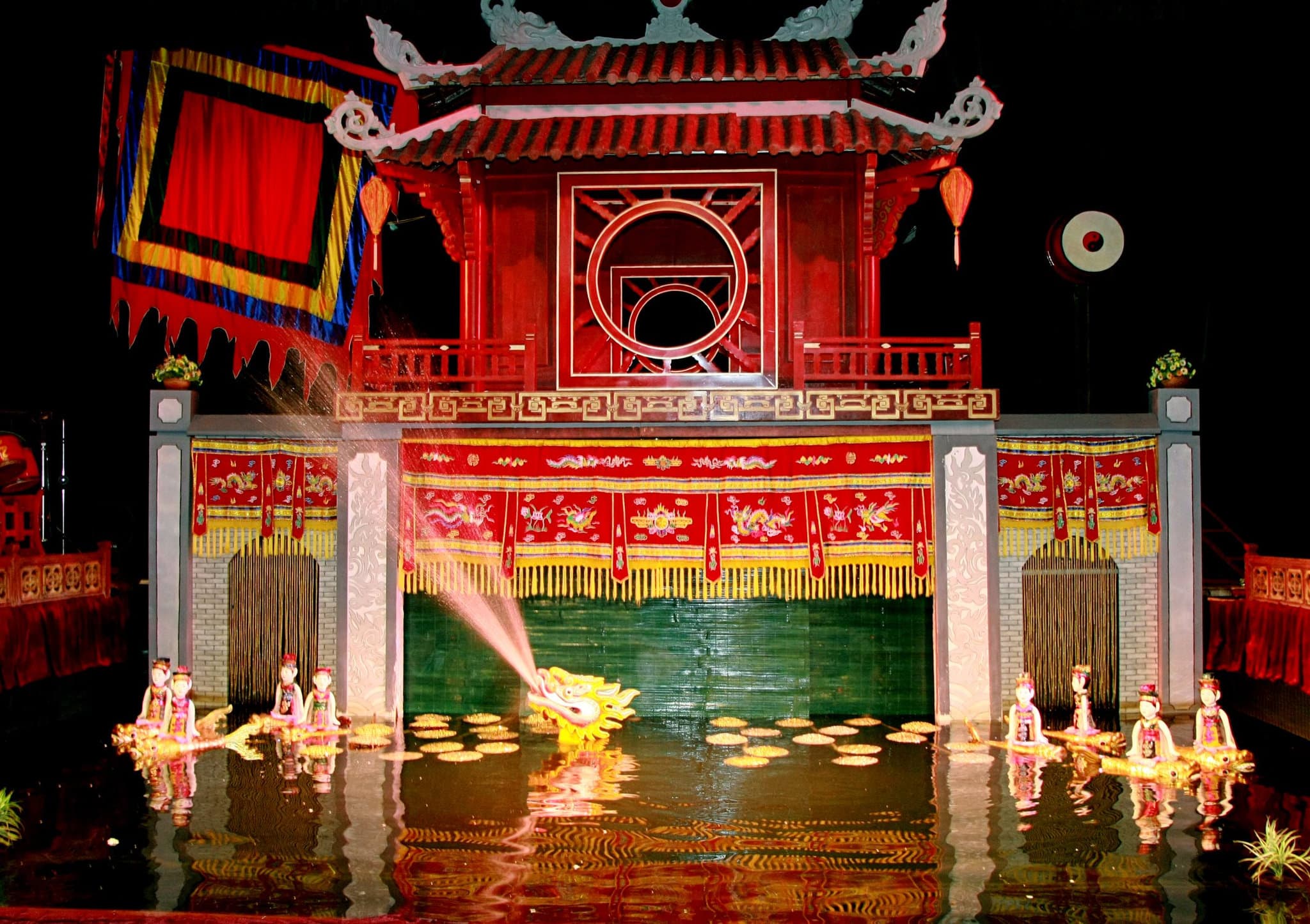 Water puppet show
